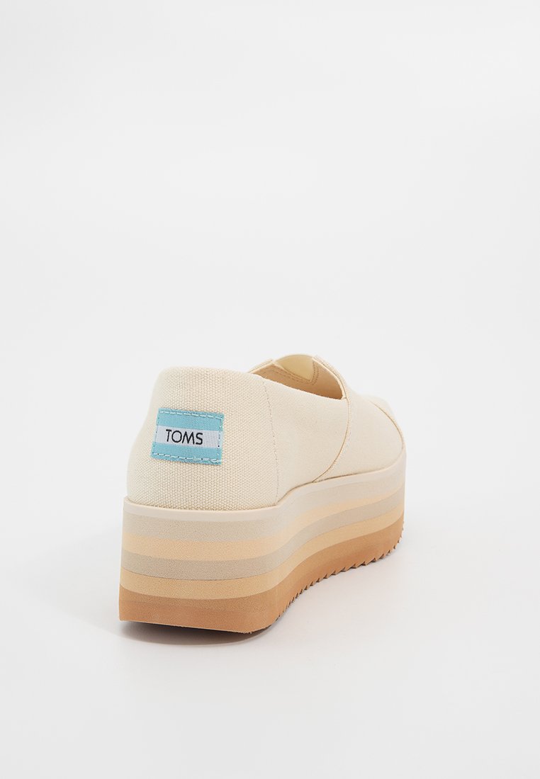 TOMS NATURAL