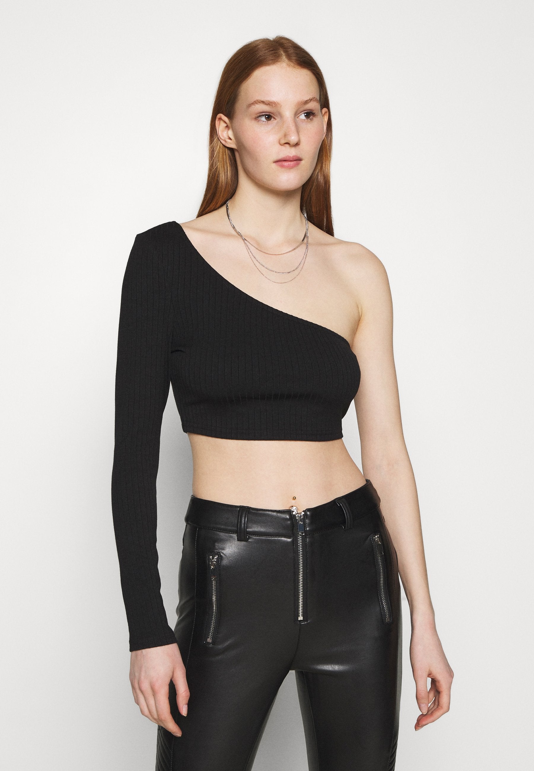 Glamorous CROP ASYMMETRIC ONE SLEEVE 2 PACK