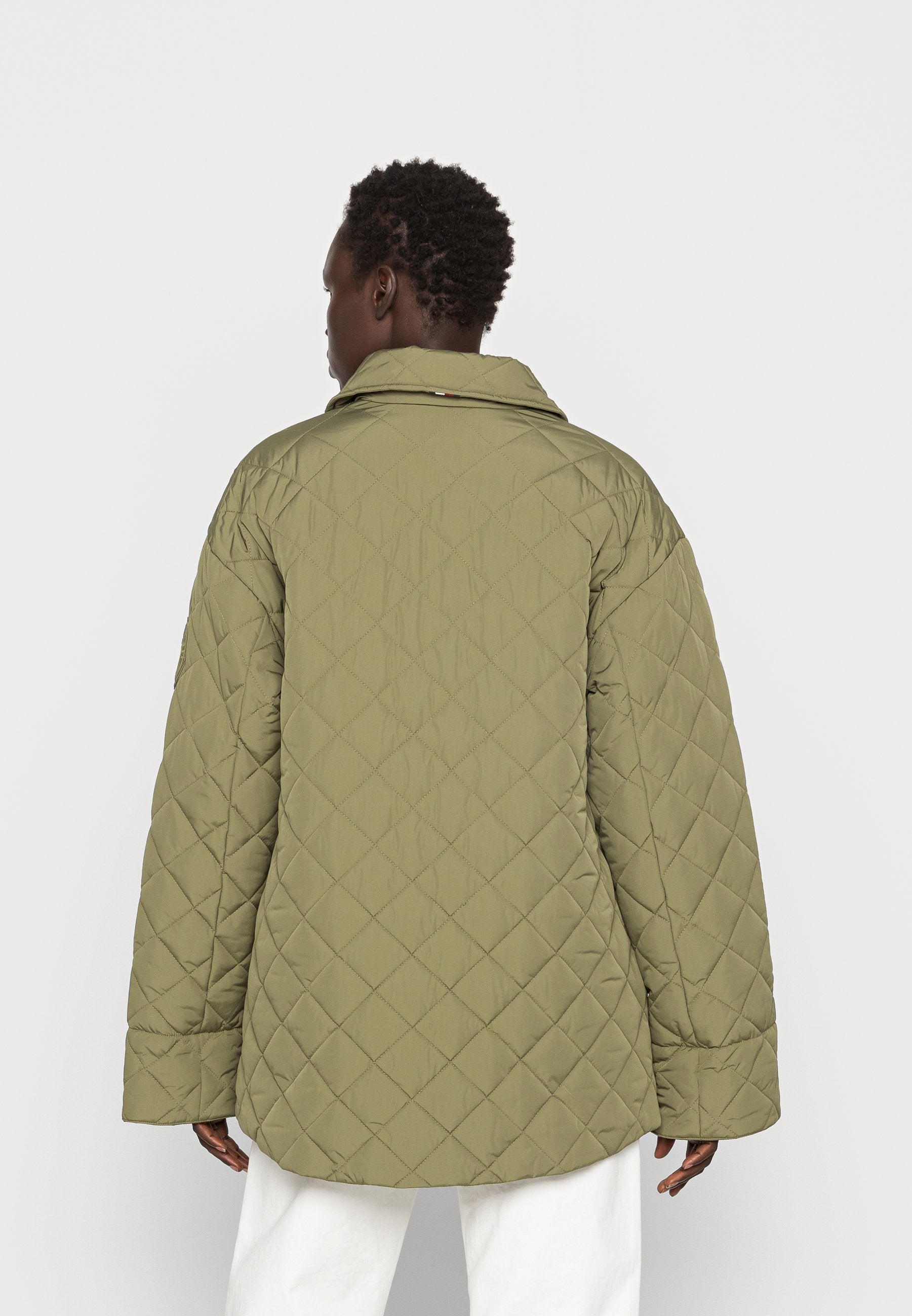 QUILTEDSORONA SHORT SHACKET Media 4