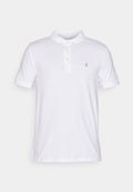 Weißes Poloshirt mit kurzen Ärmeln aus Baumwolle, mit klassischem Kragen, drei Knöpfen und einem Logo auf der linken Brust. Weicher Textil.