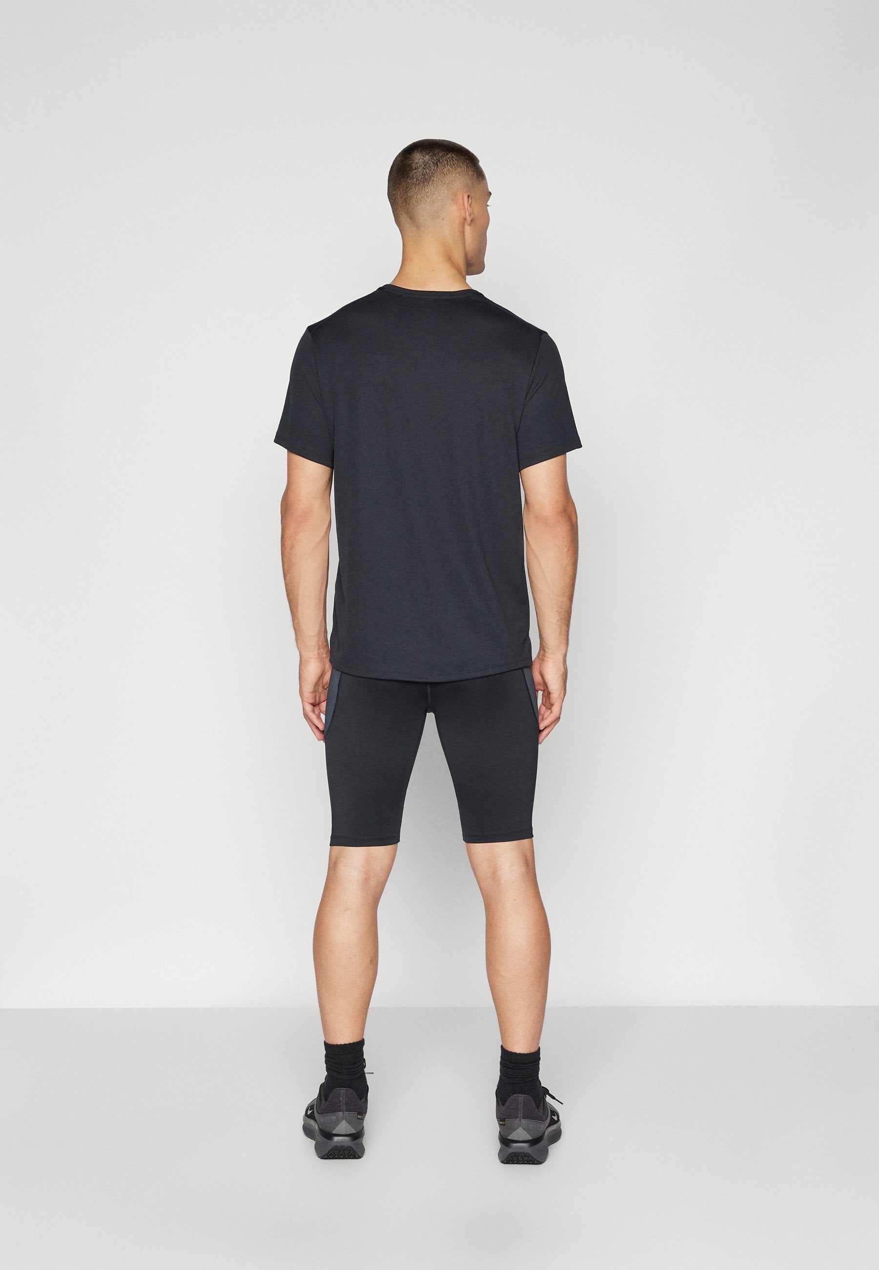 Nike Performance LAVA LOOPS