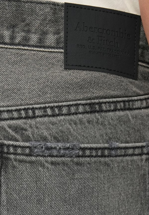 Abercrombie & Fitch CHASE LOOSE