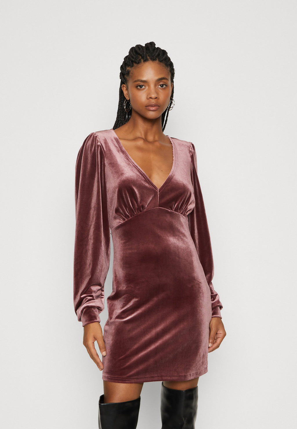 ONLSMOOTH V NECK DRESS Media 3