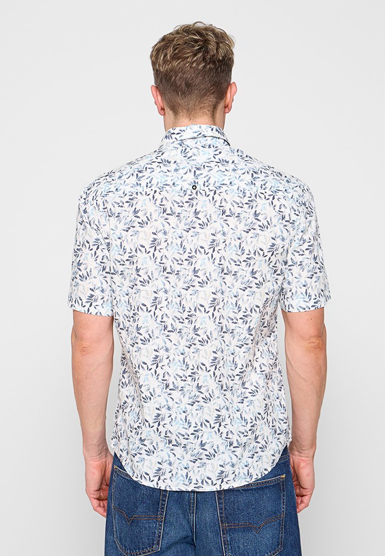 REGULAR FIT Media 3
