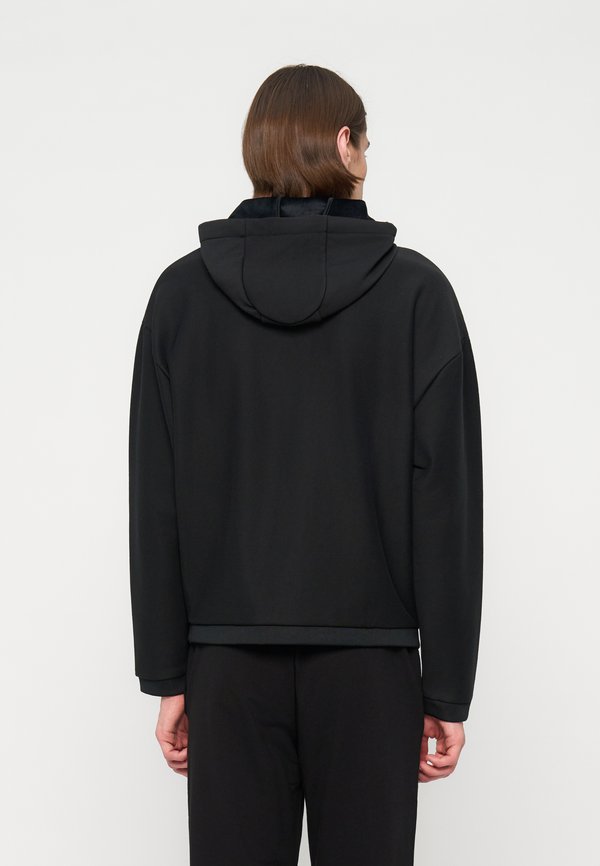 EA7 Emporio Armani