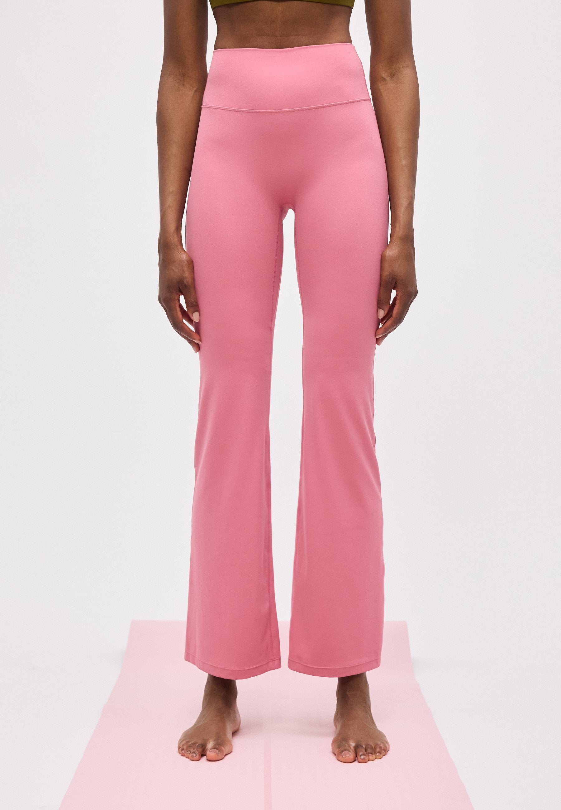 Nike Performance ZENVY FLARE