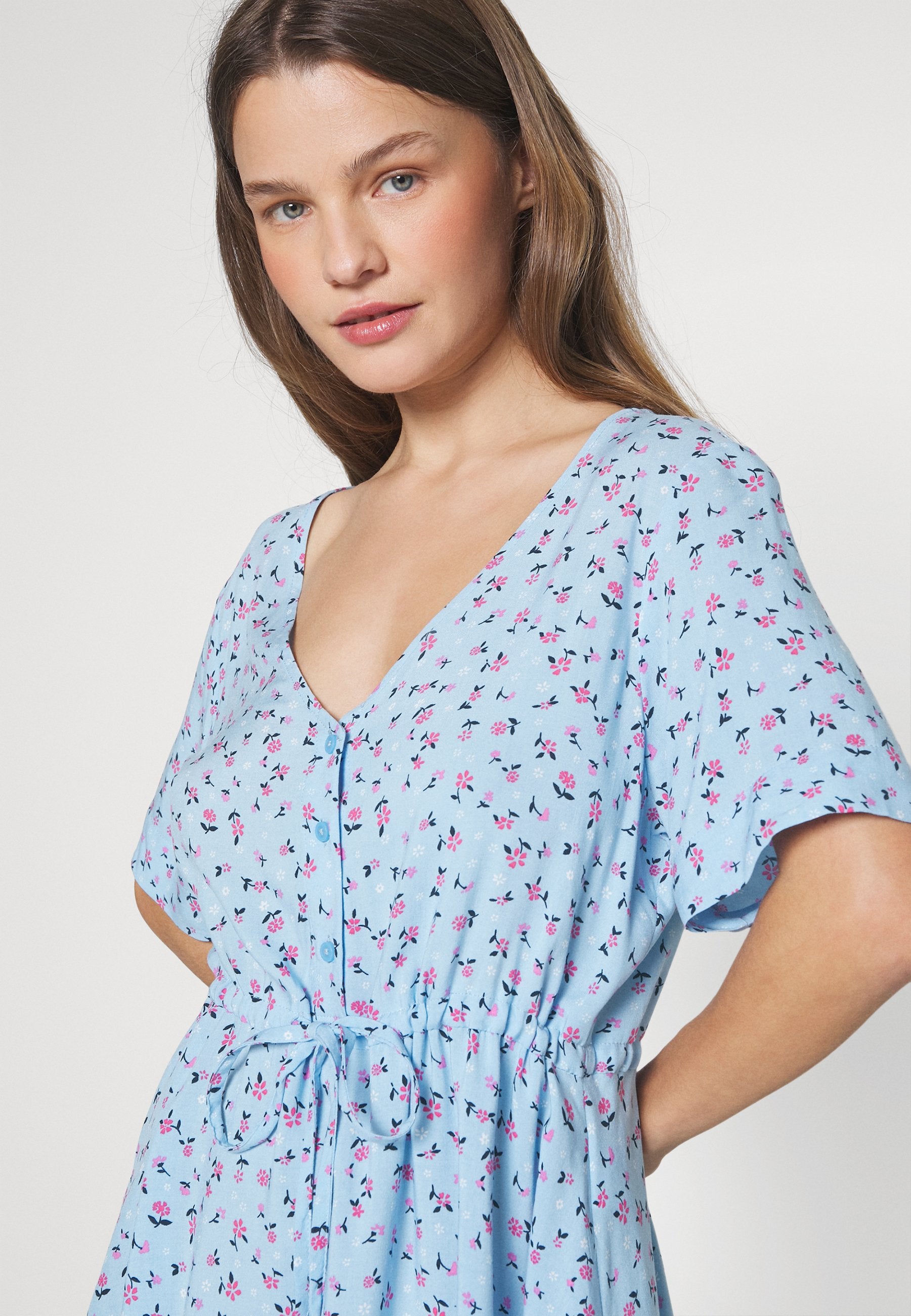 ONLVIOLA BUTTON DRESS Media 5