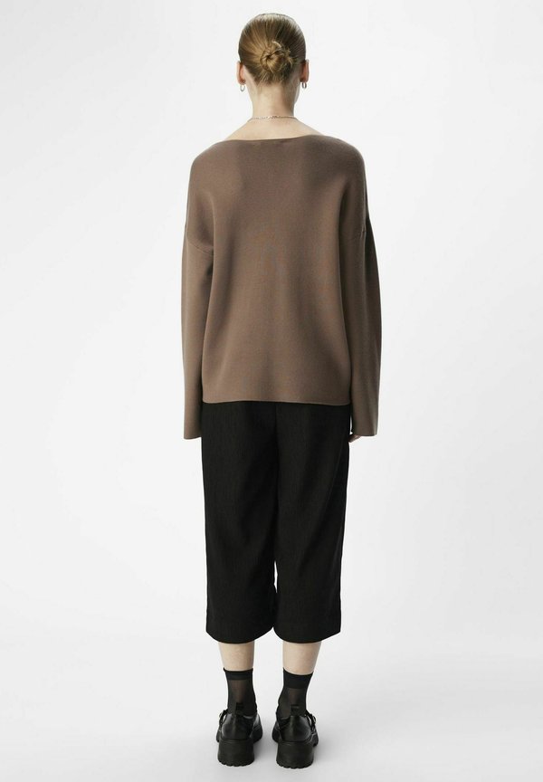 Object OBJREYNARD V-NECK PULLOVER E AW FAIR 23