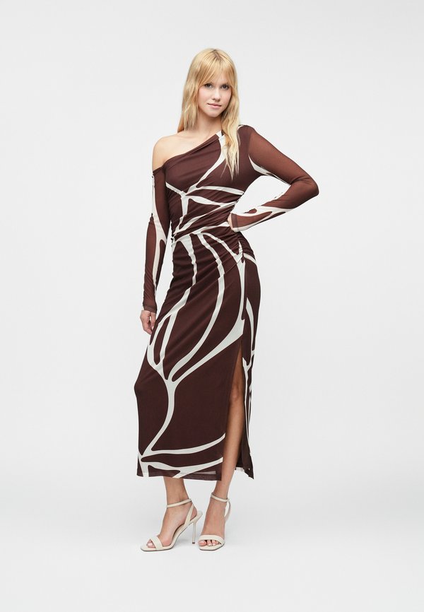 Forever New GEMMA TIPPED SHOULDER DRESS