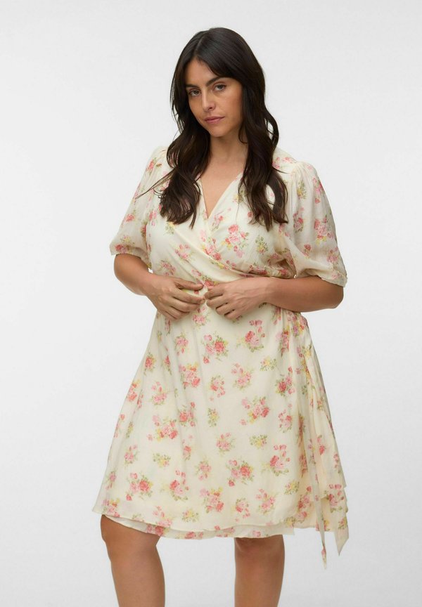 Vero Moda Curve VMCBELLA Midi - Day dress - birch