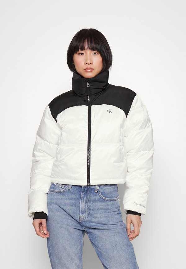 Calvin Klein Jeans BLOCKED CROPPED PUFFER