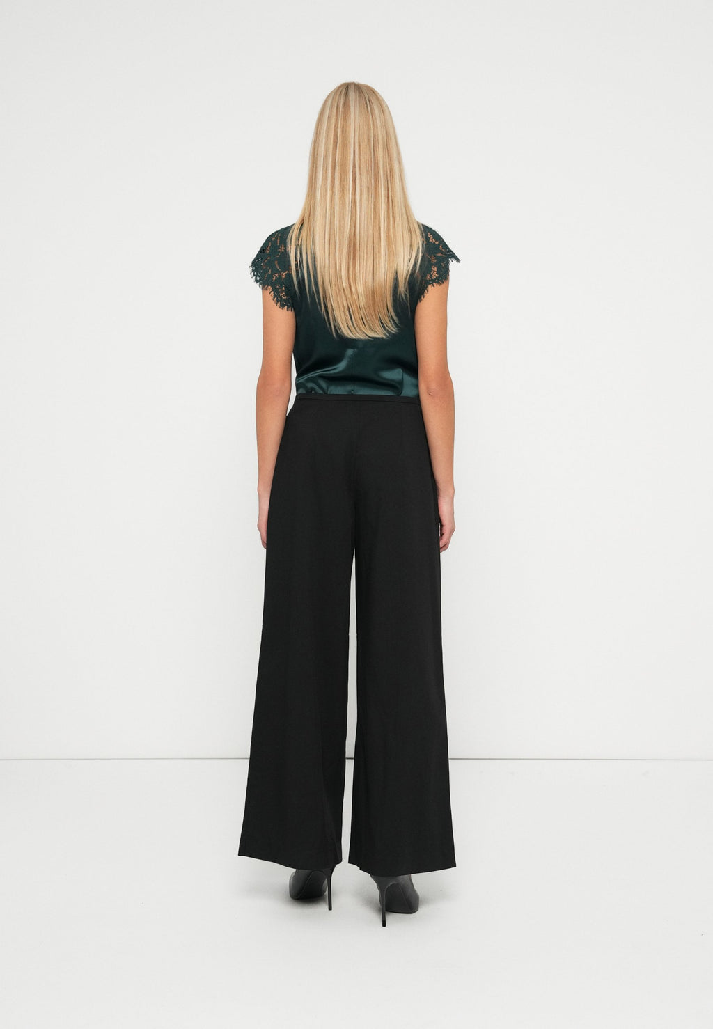 Vero Moda VMTRINE SUPER WIDE PLEATED PANT