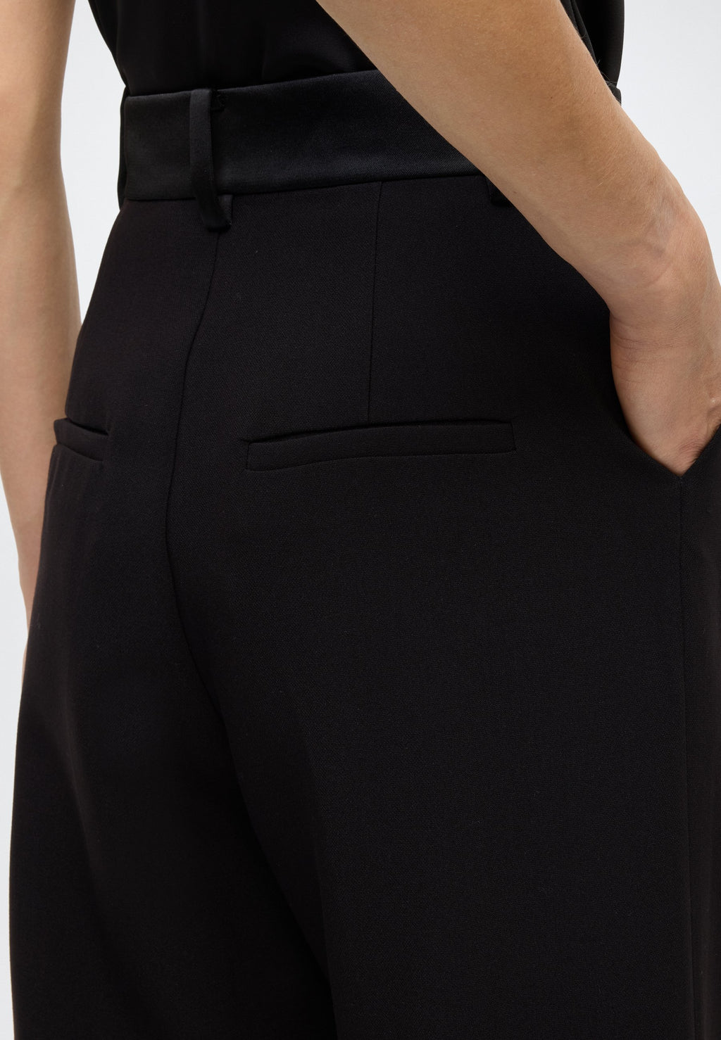 Bardot FIA SATIN HIGH RISE PANT