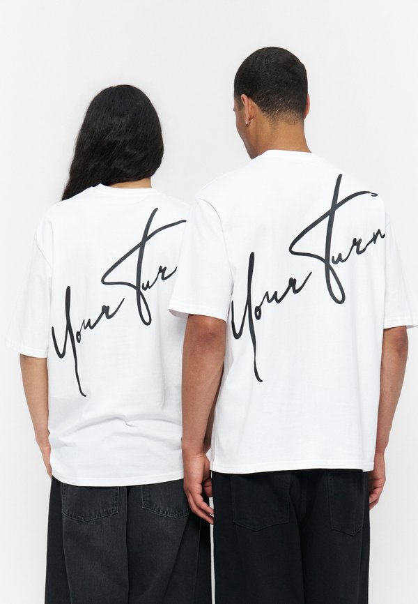 YOURTURN by Zalando BIG SCRIPT LOGO OVERSIZED FIT