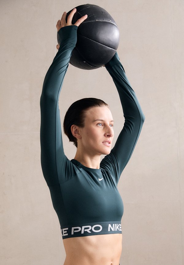 Nike Performance NIKE PRO DF 365 CROP LS - Long sleeved top - seaweed