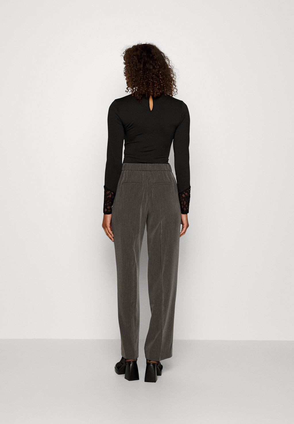 YAS Tall YASPINLY PINTUCK PANT