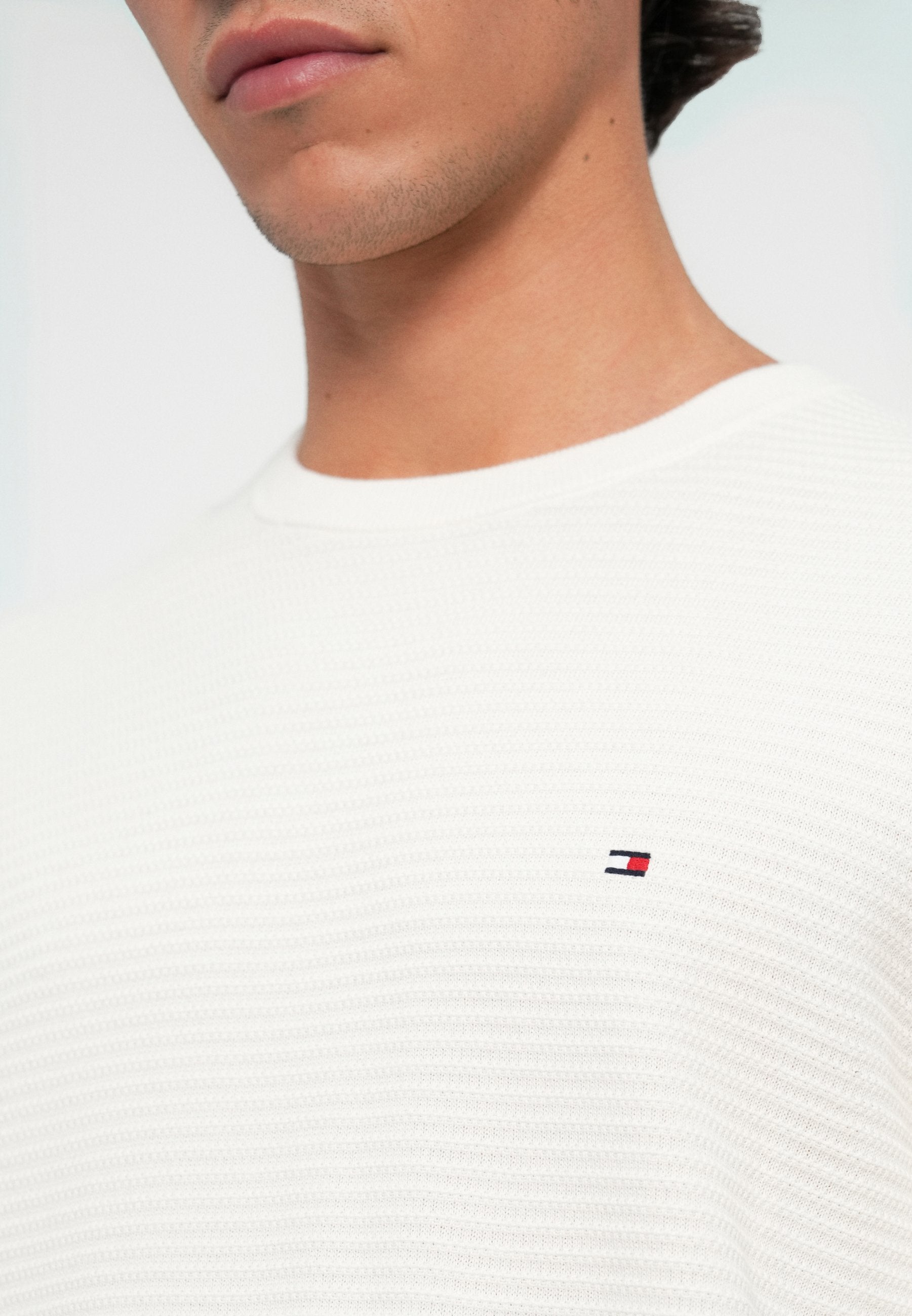 TEXTURED KNIT CREW NECK JUMPER Media 6