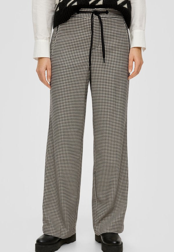 s.Oliver Trousers - schwarz