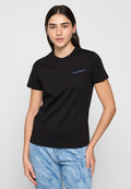 Schwarzes Baumwoll-T-Shirt mit kurzen Ärmeln, auf der Vorderseite mit buntem "Diesel Industry"-Text bedruckt. Standardpassform, schlichtes Design.