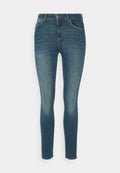 Schmale Jeans aus Denim in einer mittleren blauen Wäsche, mit einem standardmäßigen Knopfverschluss, fünf Taschen-Design und dezenten Verblassungsbereichen.
