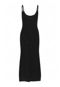 Schwarzes Kleid mit dünnen Trägern, figurbetonter Silhouette und Chevron-Strickmuster. Knielanges Design mit subtiler Schimmer.