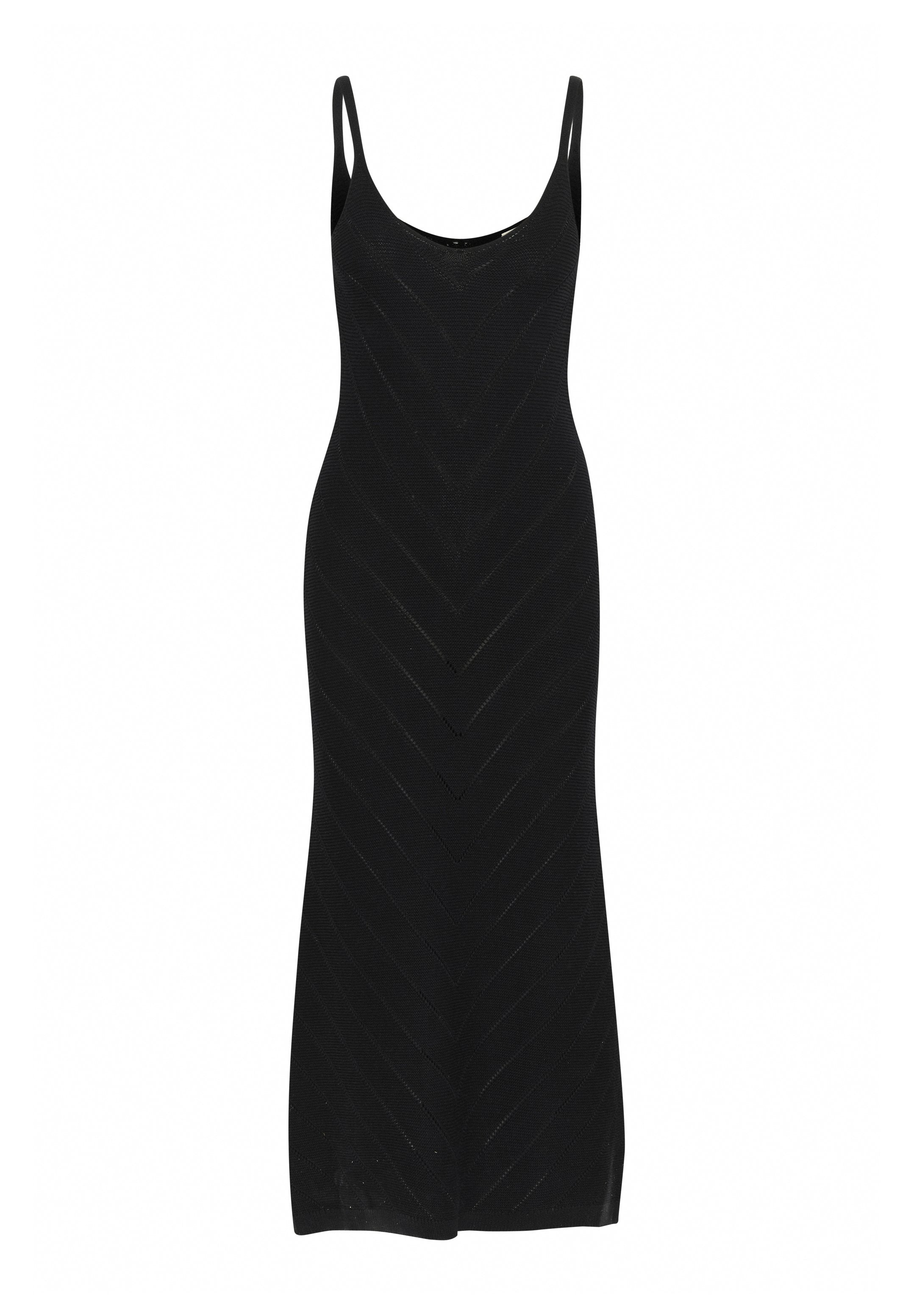 Schwarzes Kleid mit dünnen Trägern, figurbetonter Silhouette und Chevron-Strickmuster. Knielanges Design mit subtiler Schimmer.