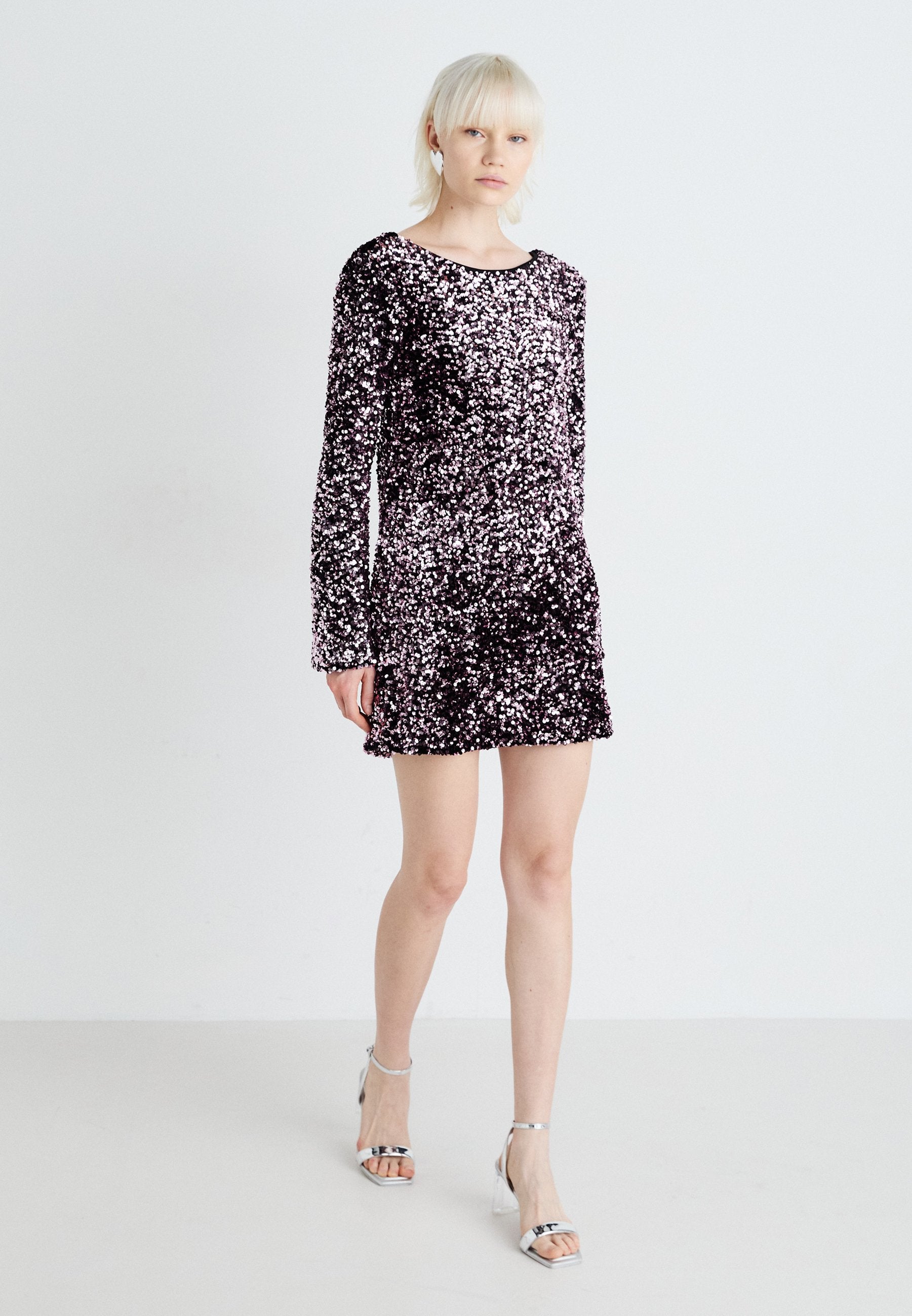 Gina Tricot LOOSE SEQUIN MINI DRESS