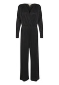 Schwarzer Jumpsuit aus einem strukturierten, schimmernden Material, mit einem Wickelvorderteil, langen Ärmeln, weitem Bein und tailliertem Schnitt.