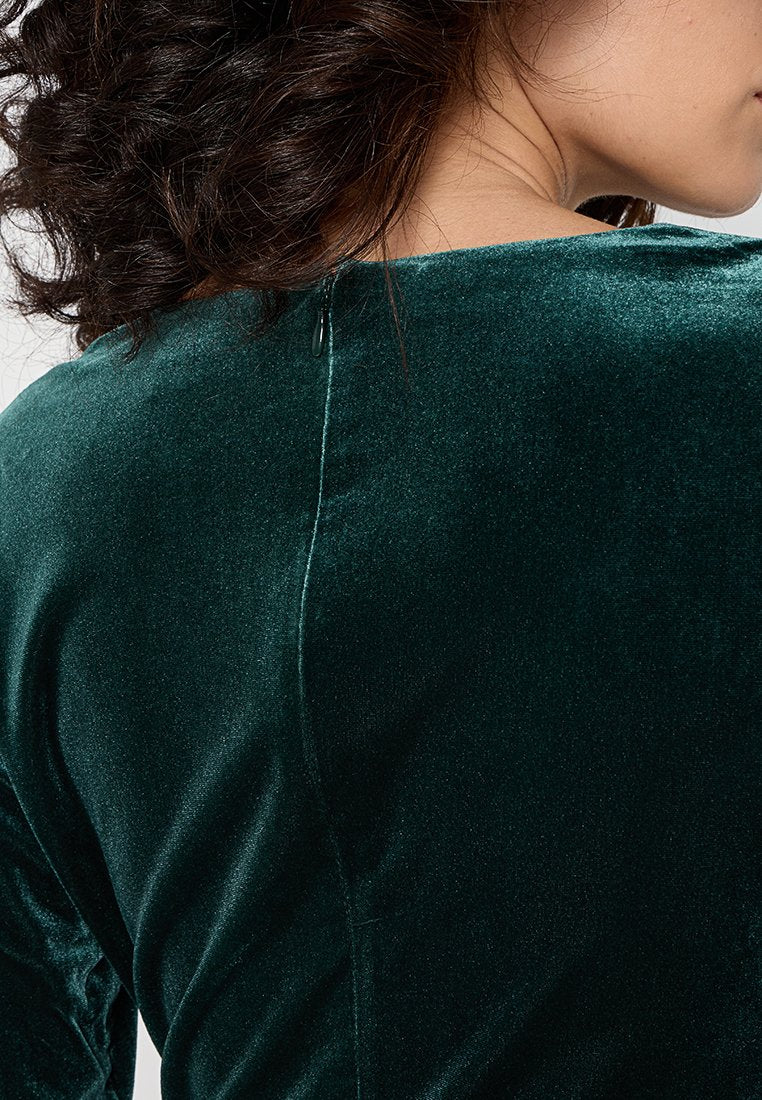 DKNY