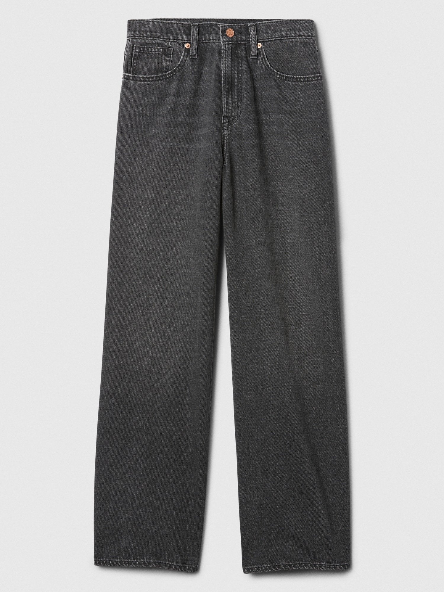 Schwarze gerade Jeans aus Denim, mit fünf Taschen, Kupfernieten und einem sauberen Saum ohne sichtbare Muster oder Abnutzung.