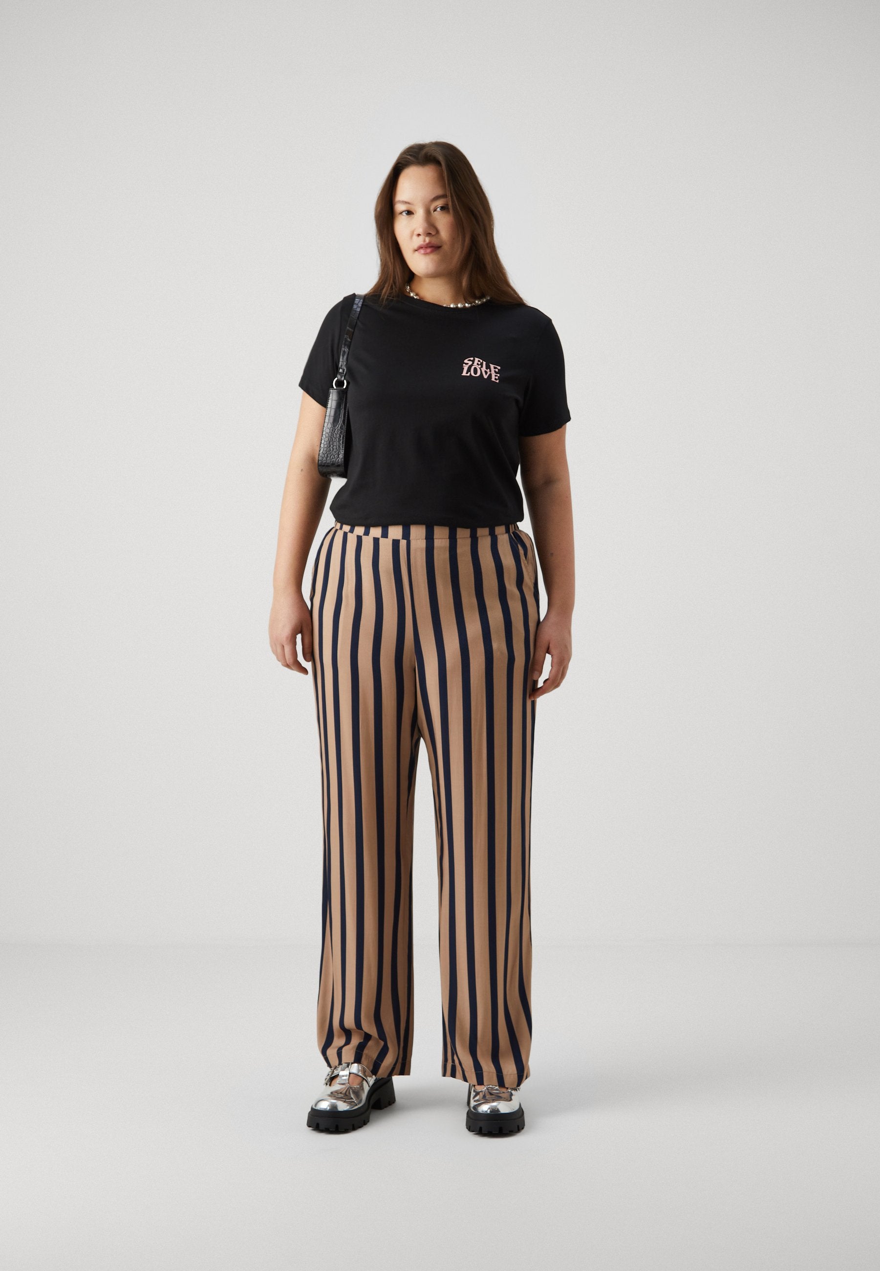 CARCHEYENNE WIDE PANTS Media 2