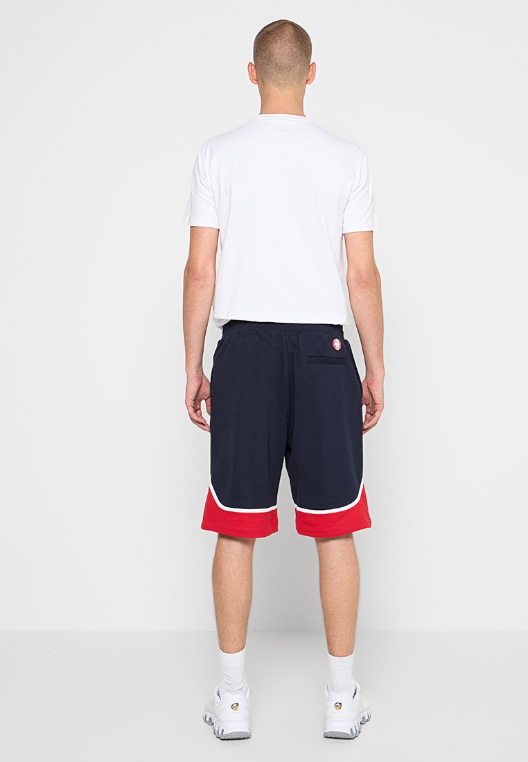 EA7 Emporio Armani Shorts Media 3