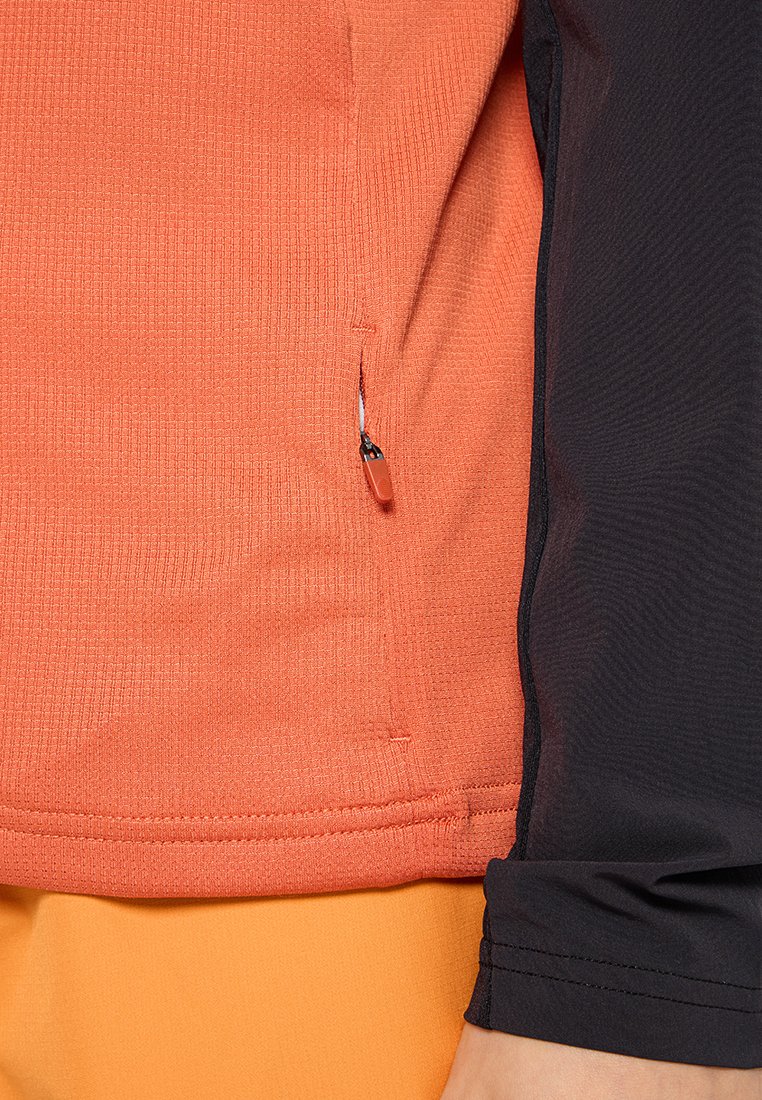 REGULAR FIT Media 4