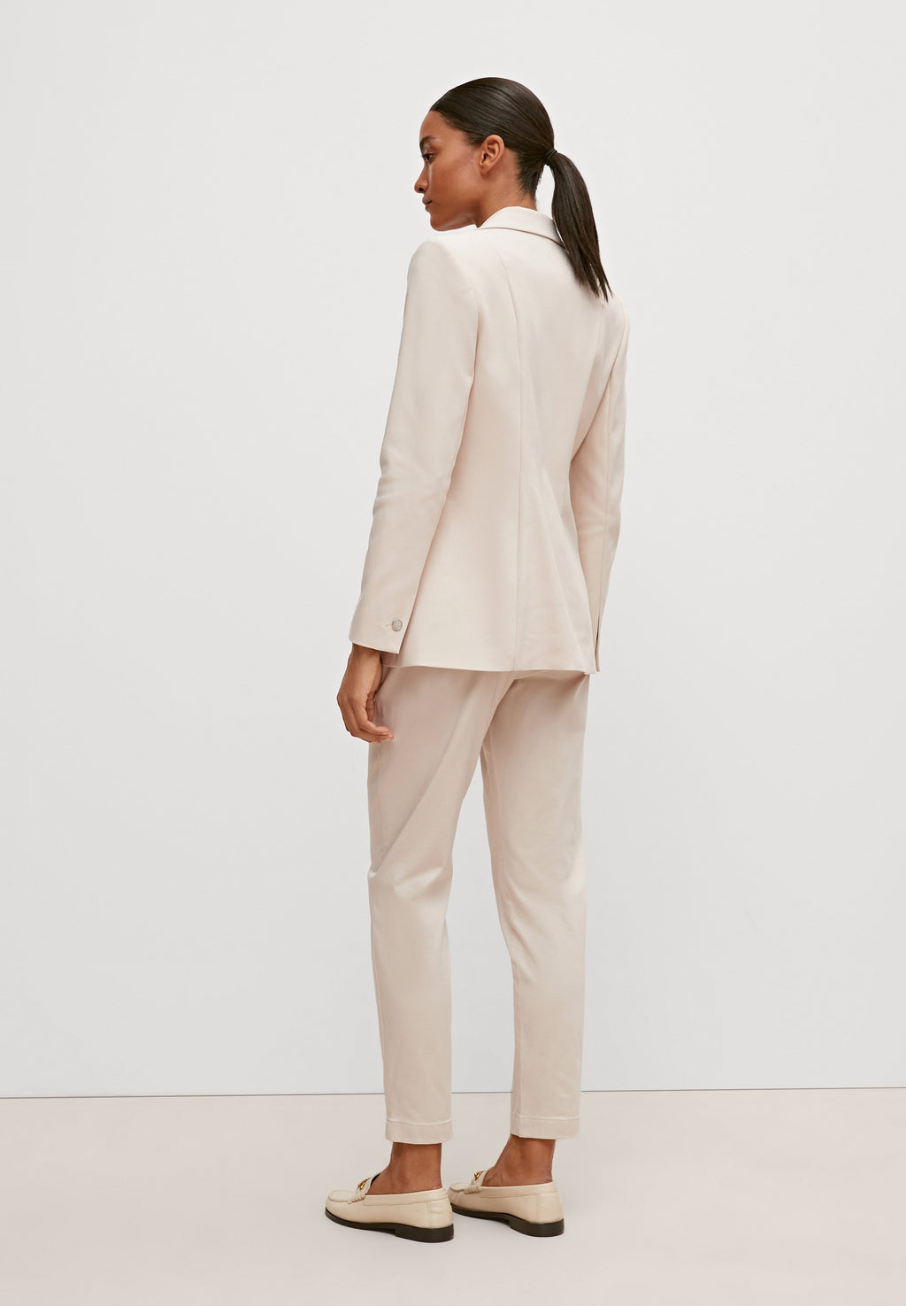 comma Blazer Media 4