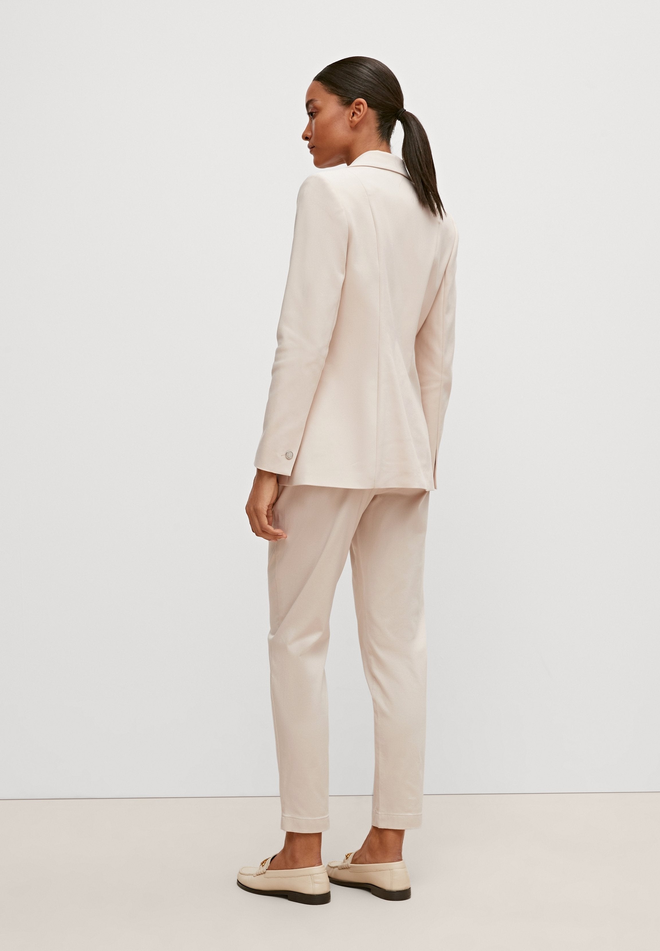 comma Blazer Media 4