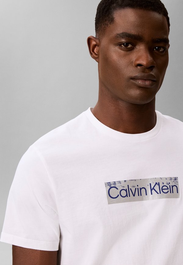 Calvin Klein GRAPHIC