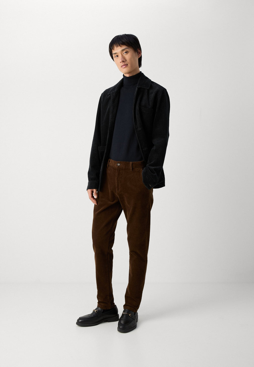 CROPPED PANTS Media 6