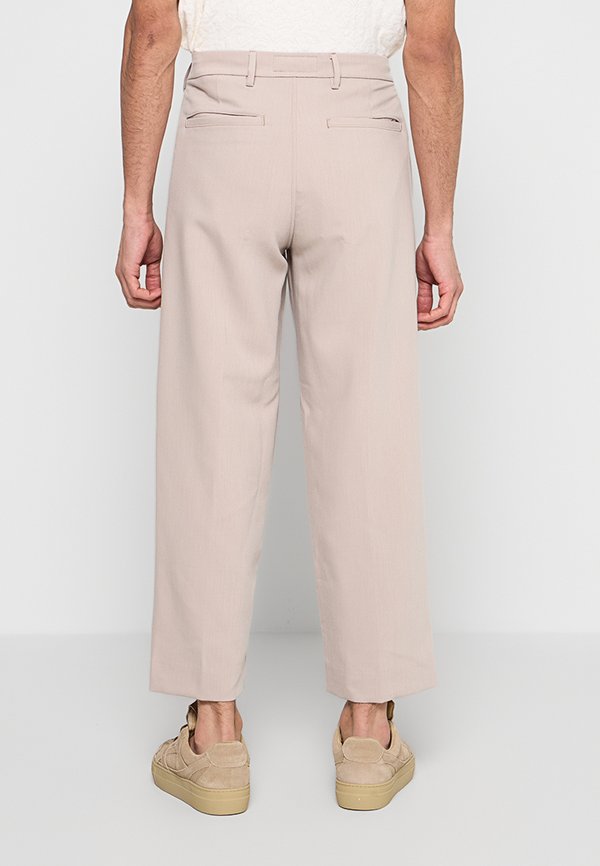 Abercrombie & Fitch MAY4 BAGGY FIT