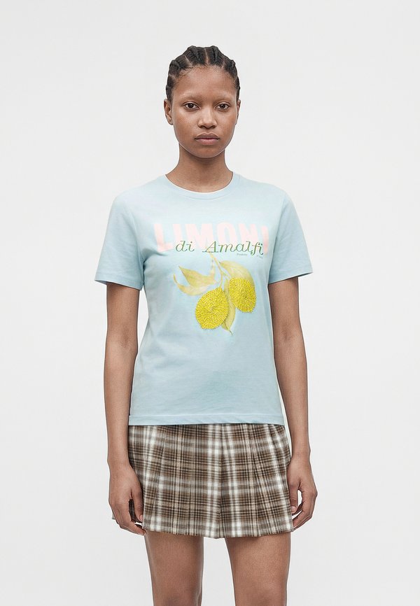 ONLY ONLKITA - Print T-shirt - winter sky