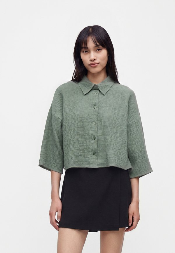 Vero Moda VMNATALI CROP - Button-down blouse - laurel wreath
