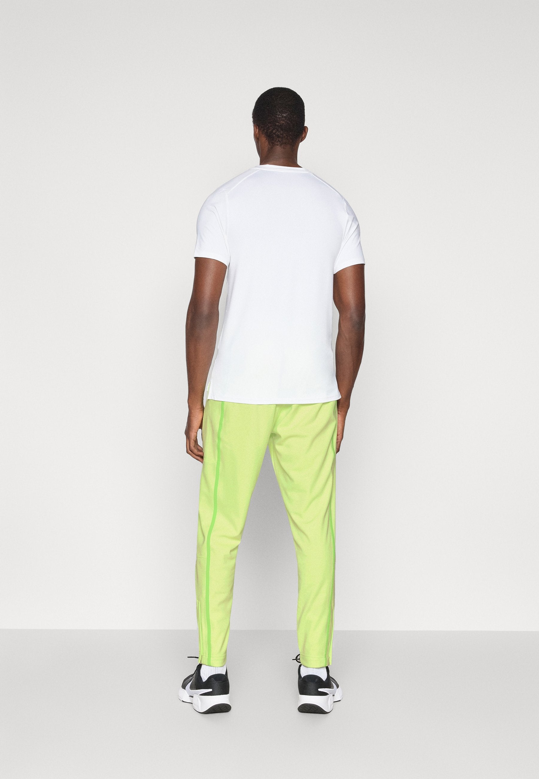 Nike Performance HERITAGE