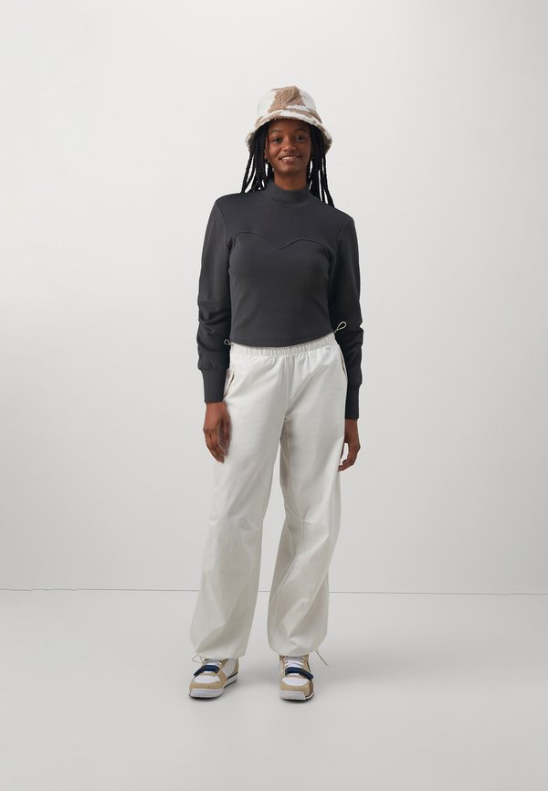 ONLY ONLCARI HIGH NECK SHORT