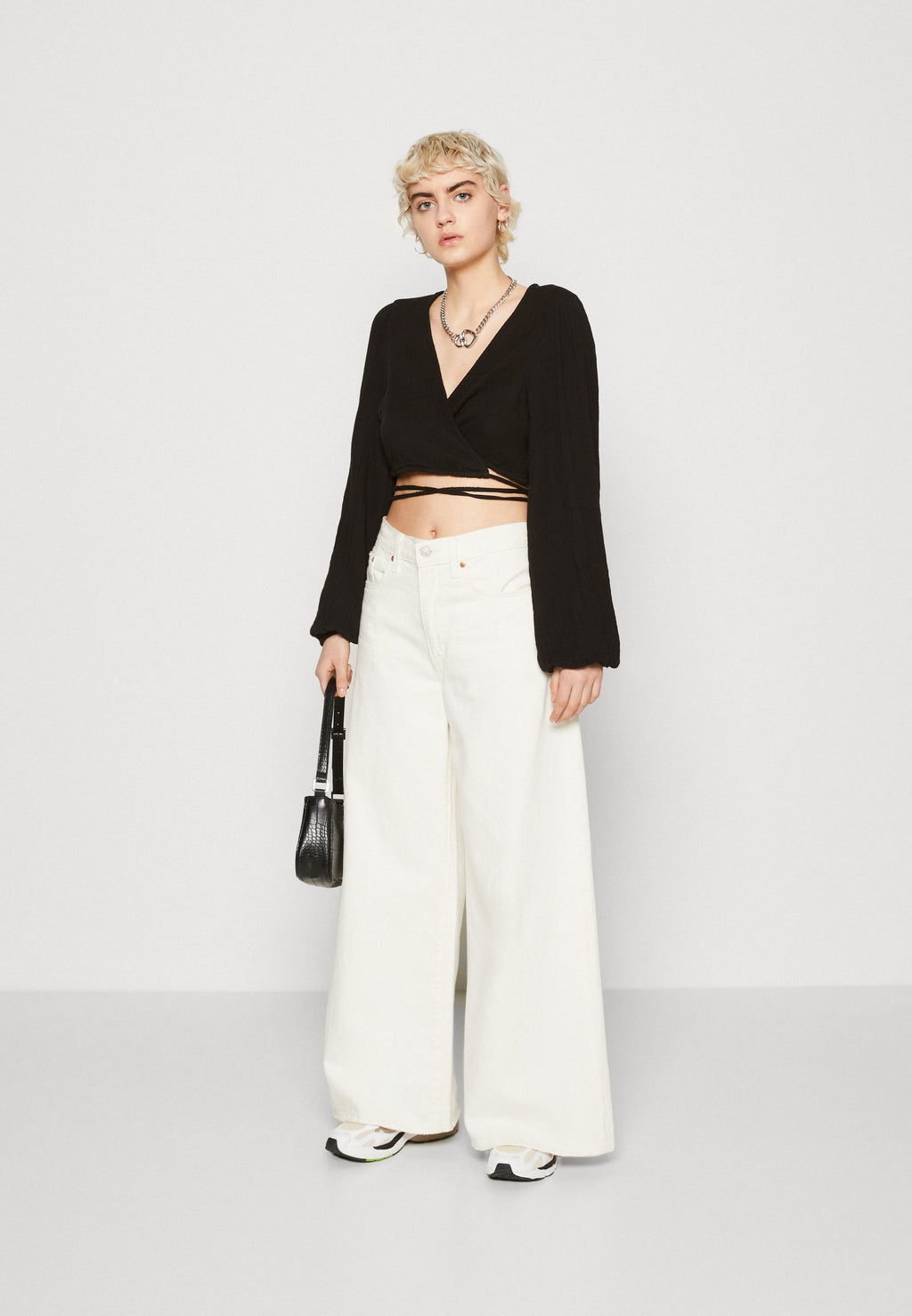Pieces PCSTINA WRAP CROP