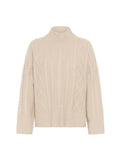 Beige Rollkragenpullover aus Kabelstrick mit geripptem Saum und weiten Ärmeln, ausgestattet mit strukturierten Mustern und einem weichen, gemütlichen Finish.