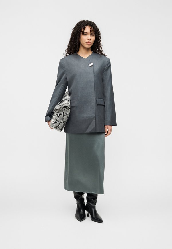 DAY Birger et Mikkelsen MARSHA