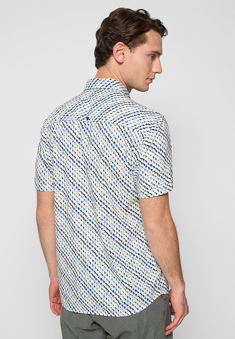 NO EXCESS REGULAR FIT