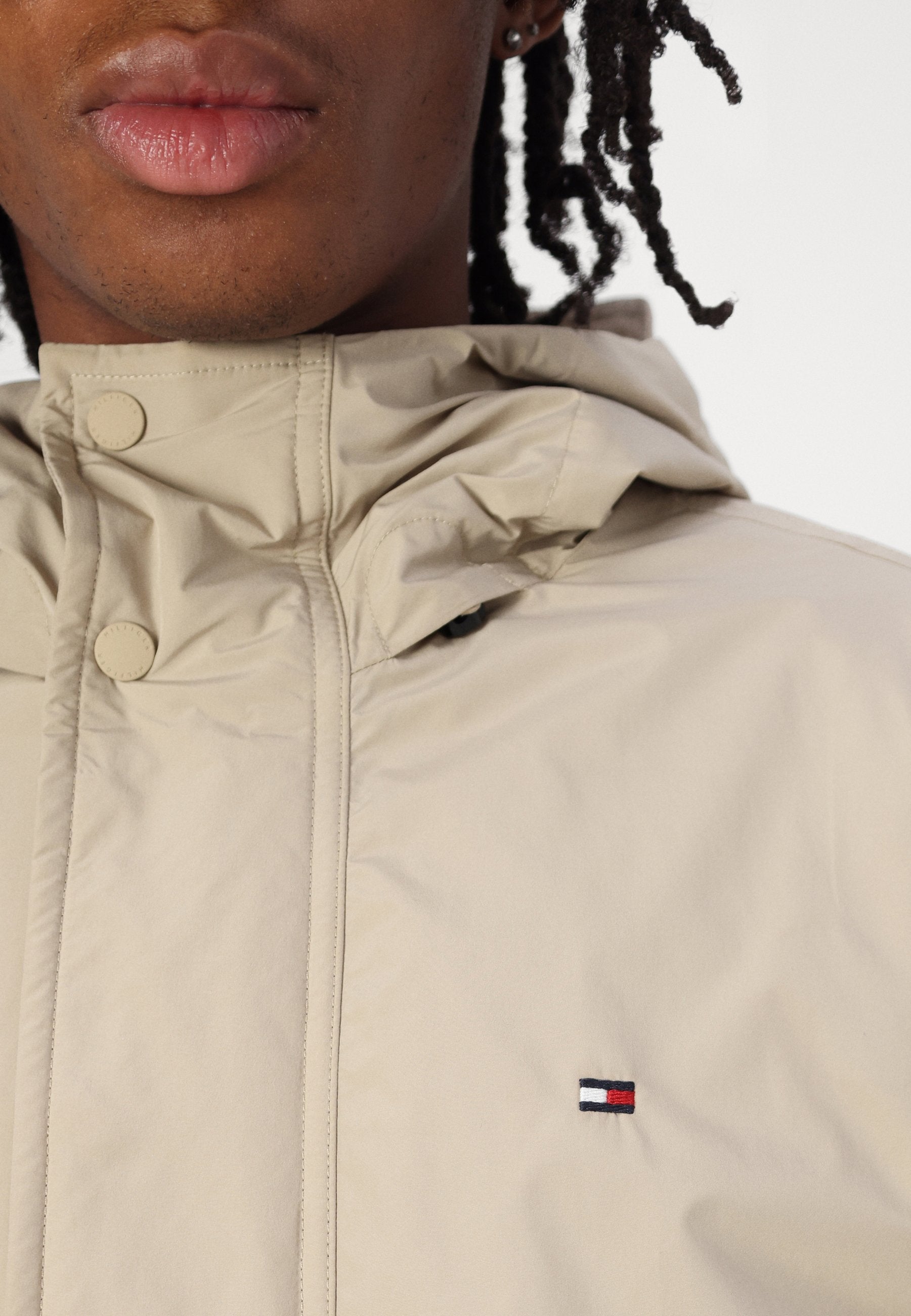PACKABLE HOODED Media 6