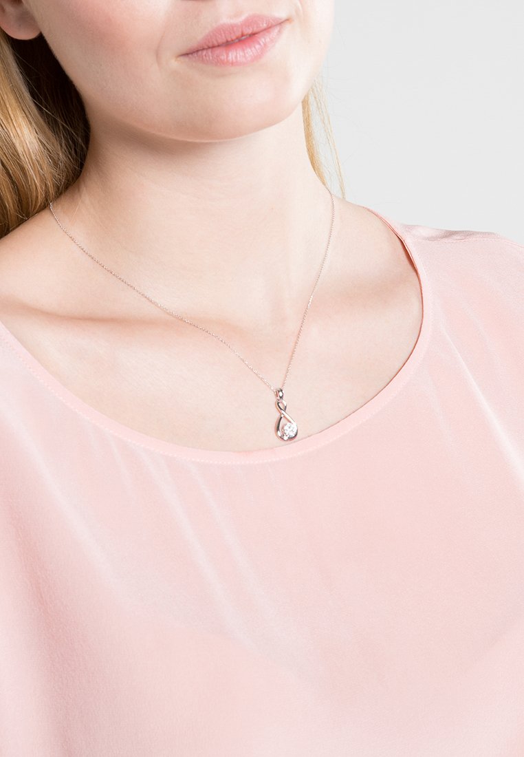 DIAMANT L'ÉTERNEL