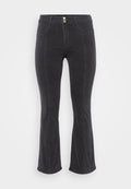 Schwarz flare Jeans aus Denim mit hoher Taille, ausgestattet mit zwei vorderen Taschen und einem doppelten Knopfverschluss, glatte Textur und minimale Nähdetails.