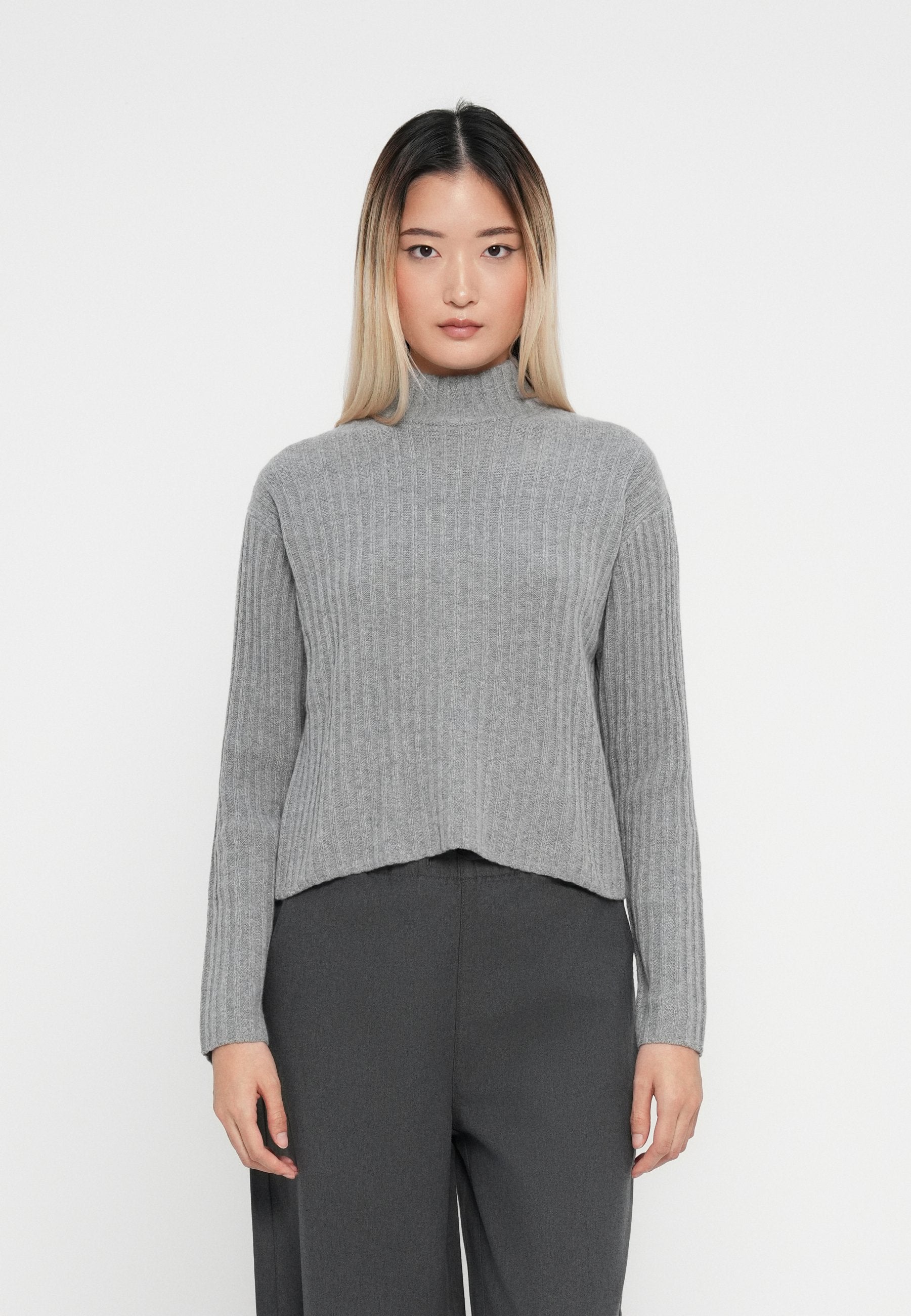 DOCKERS BOXY MOCK NECK